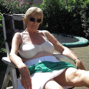 Christine.Bam (62) aus Mainz